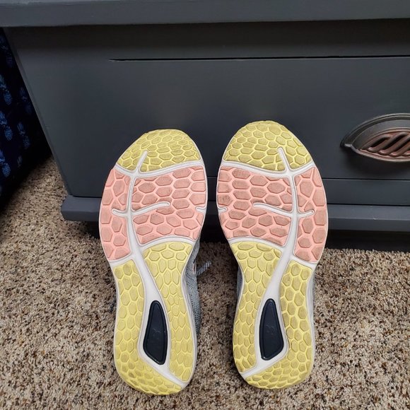 New Balance Women's Fresh Foam 680v7 Running Shoes - Picture 4 of 4